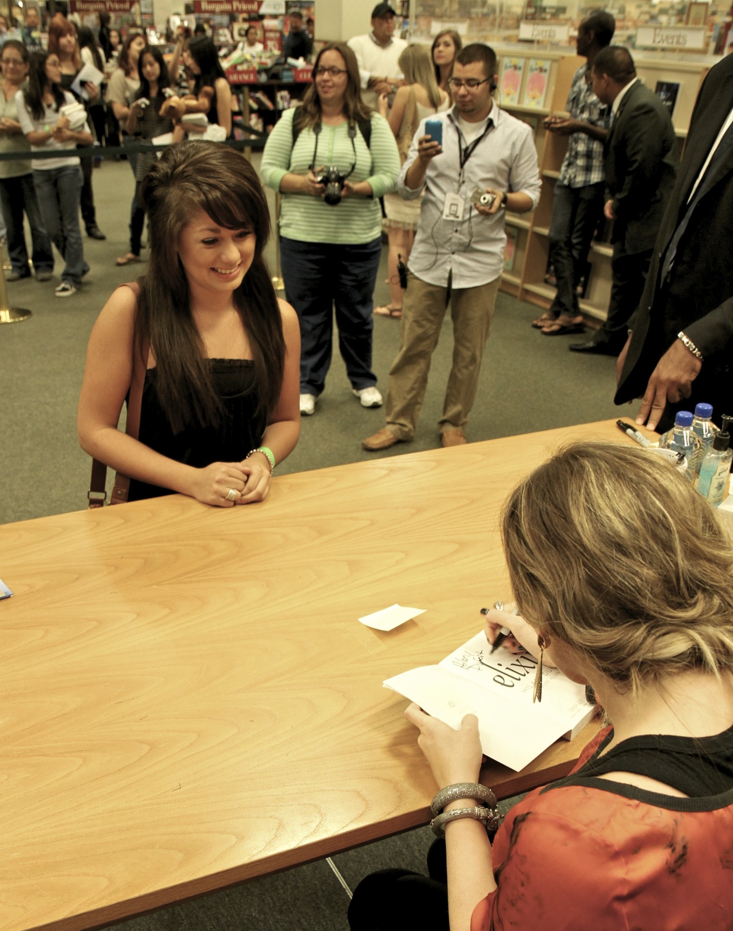 hilaryduff-dot-com024.jpg hilaryduff-dot-com024.jpg