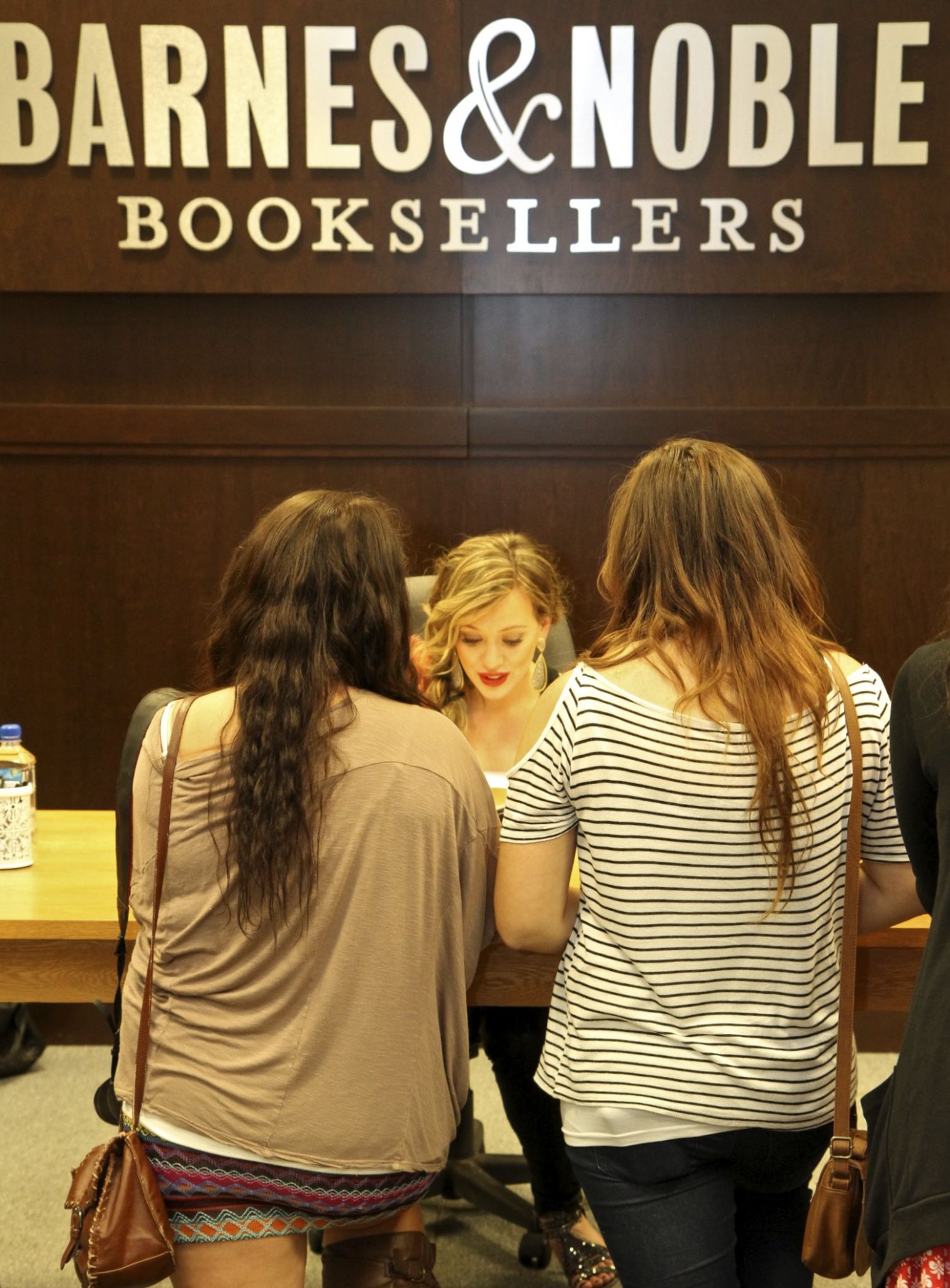 hilaryduff-dot-com027.jpg hilaryduff-dot-com027.jpg