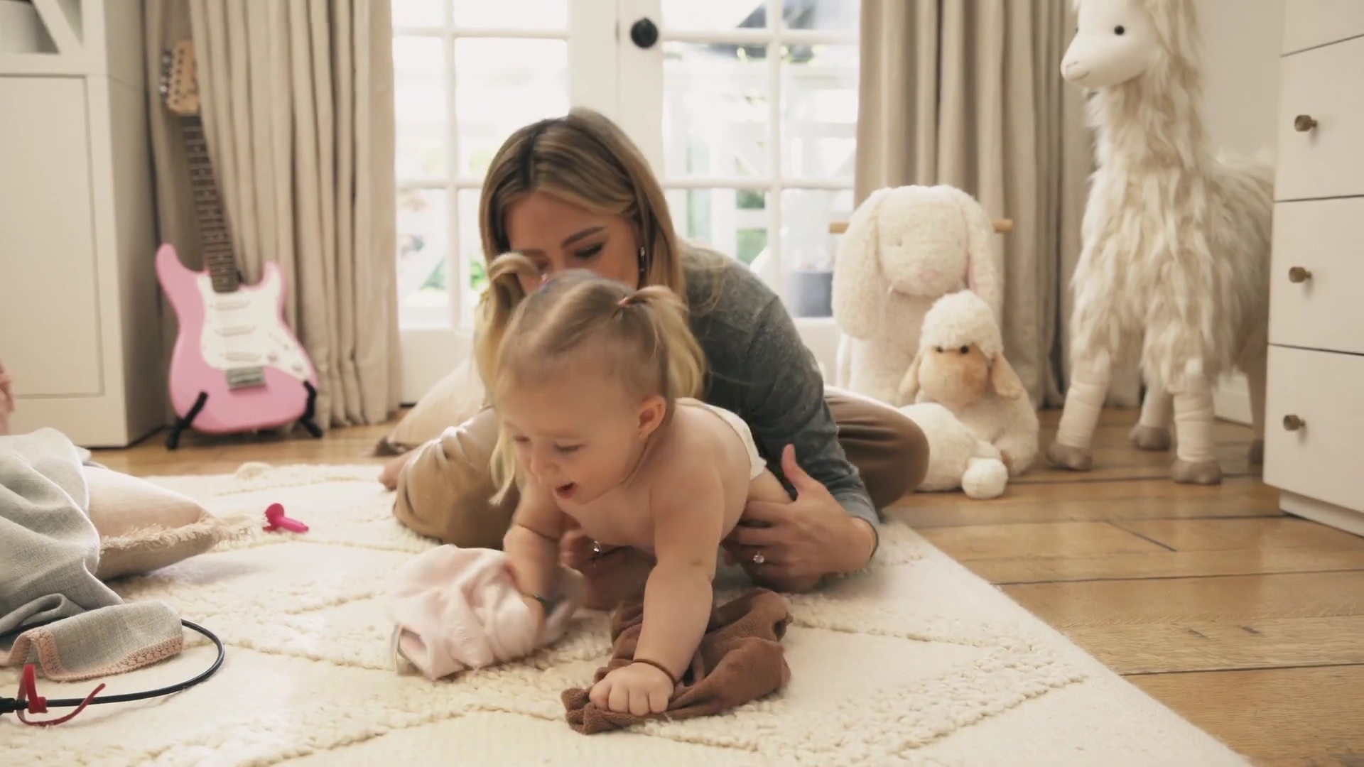 DailyDuff-dot-nl_2019HLC-Veeda_HilaryDuffGreatestRole00011.jpg DailyDuff-dot-nl_2019HLC-Veeda_HilaryDuffGreatestRole00011.jpg