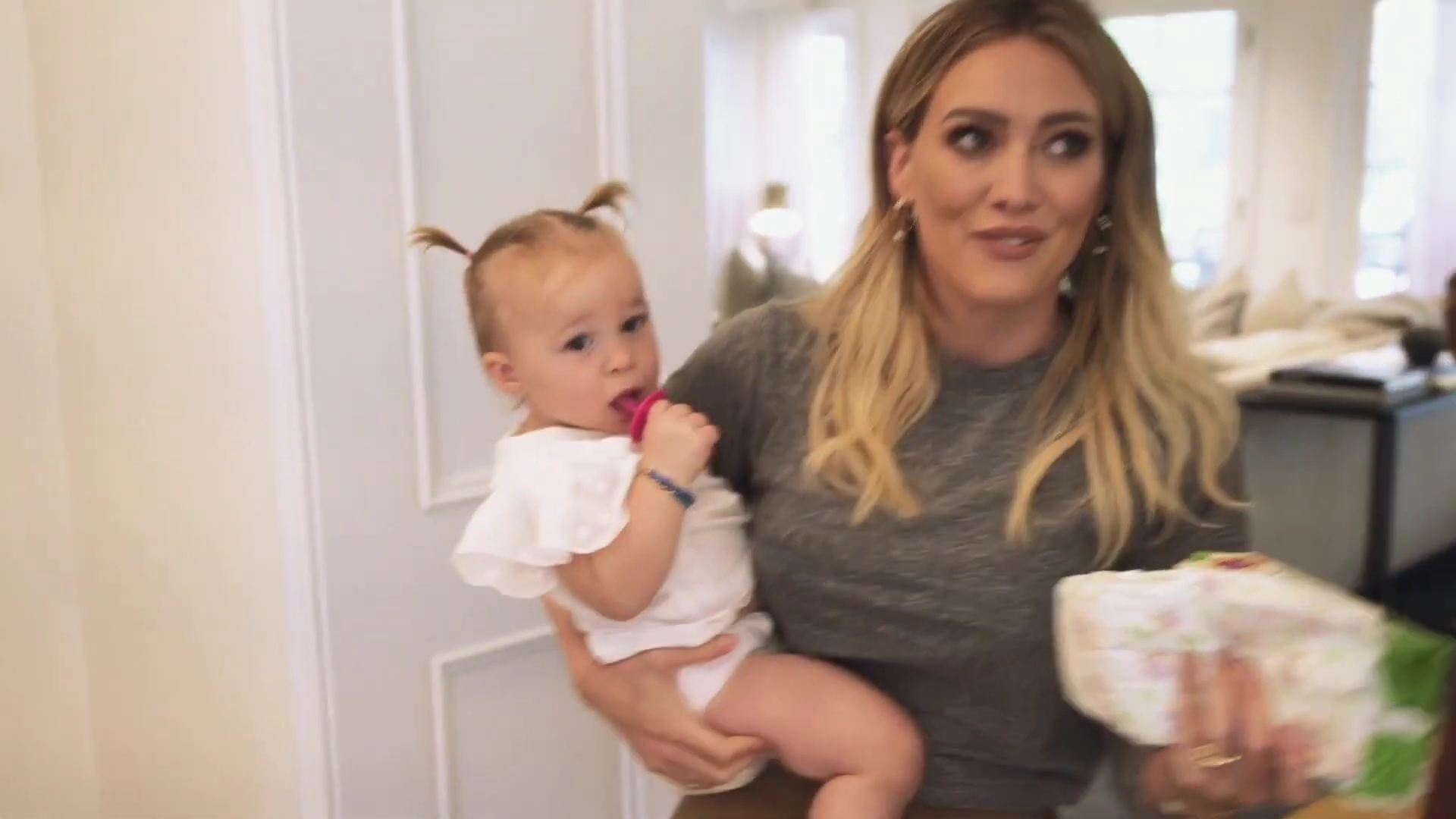 DailyDuff-dot-nl_2019HLC-Veeda_HilaryDuffGreatestRole00016.jpg DailyDuff-dot-nl_2019HLC-Veeda_HilaryDuffGreatestRole00016.jpg