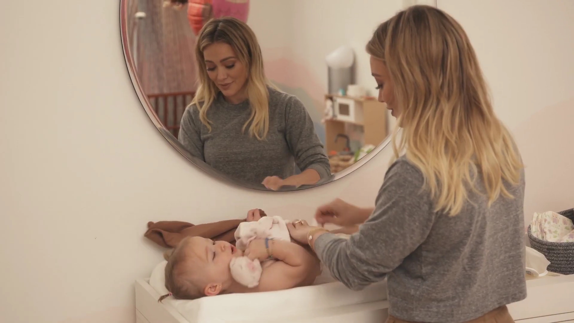 DailyDuff-dot-nl_2019HLC-Veeda_HilaryDuffGreatestRole00023.jpg DailyDuff-dot-nl_2019HLC-Veeda_HilaryDuffGreatestRole00023.jpg