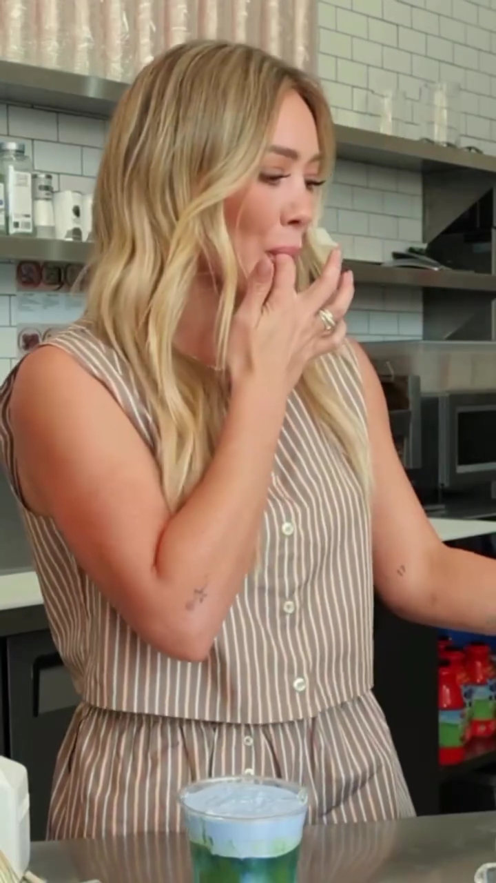 DailyDuff-dot-nl_WhataPeachxBelow60reclame0053.jpg DailyDuff-dot-nl_WhataPeachxBelow60reclame0053.jpg