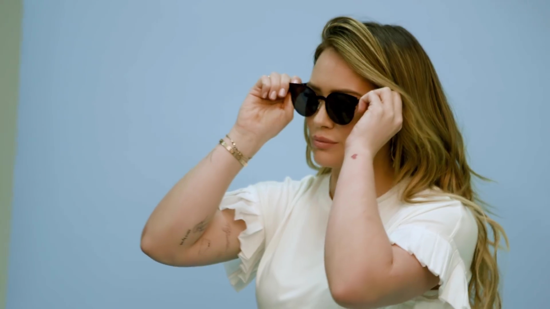 DailyDufff-dot-nl_2018MusexHilaryDuffEyewearCollection-GlassesUSAcom0030.jpg DailyDufff-dot-nl_2018MusexHilaryDuffEyewearCollection-GlassesUSAcom0030.jpg