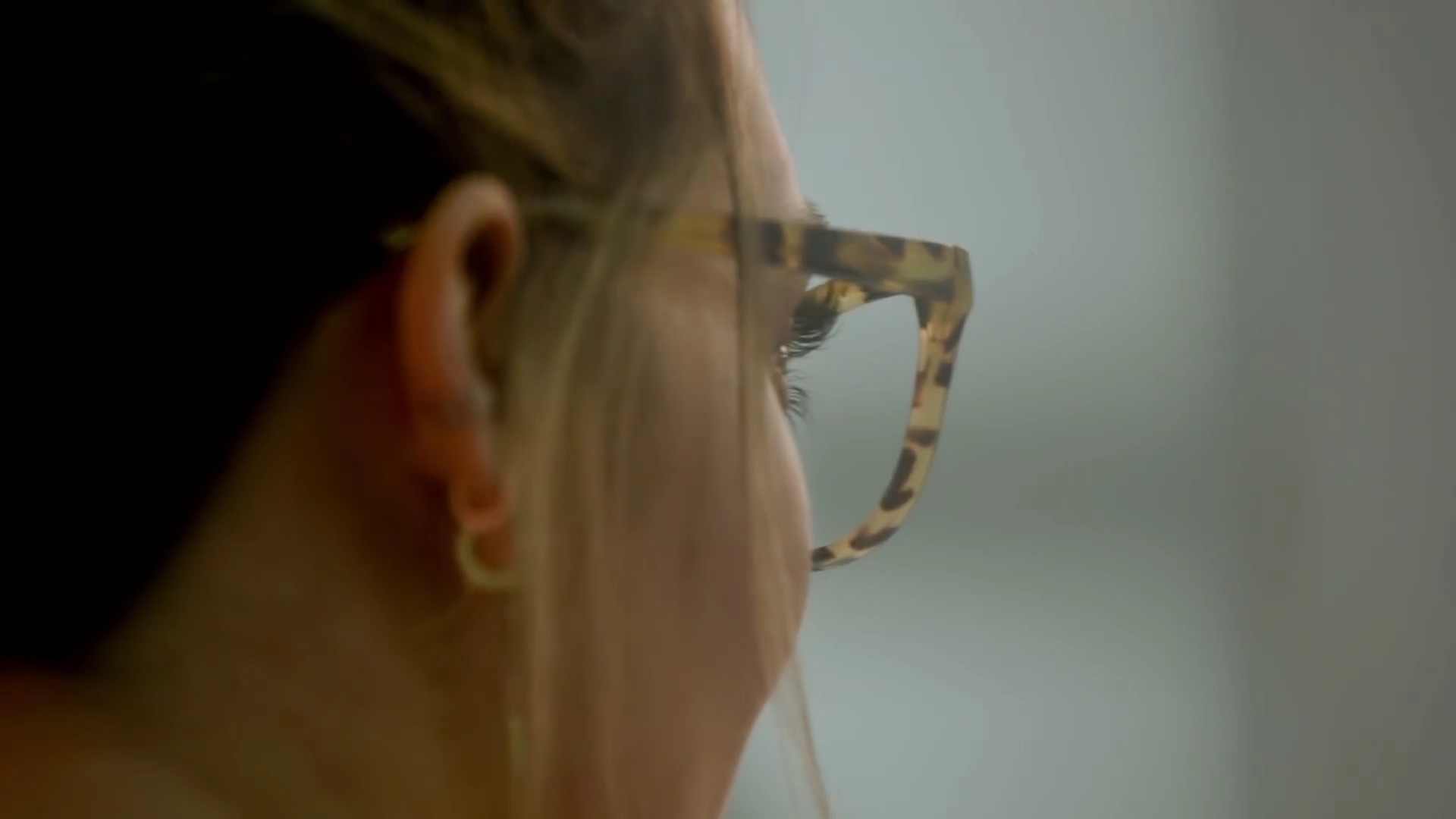 DailyDufff-dot-nl_2018MusexHilaryDuffEyewearCollection-GlassesUSAcom0116.jpg