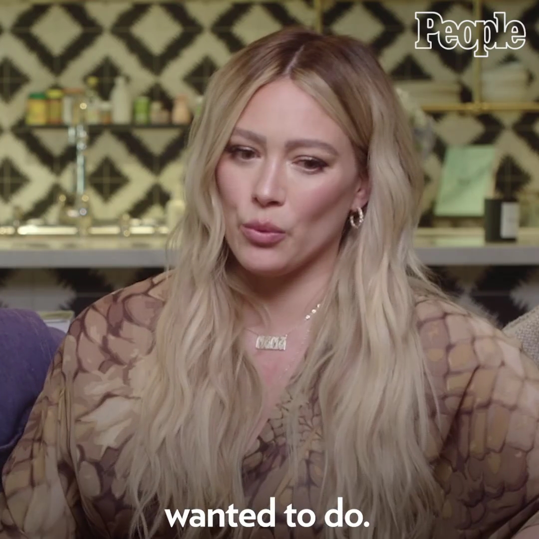 DailyDuff-dot-nl_2021PeopleMagazine-HilaryDuffAndMatthewKomaFamilyGoals0530.jpg DailyDuff-dot-nl_2021PeopleMagazine-HilaryDuffAndMatthewKomaFamilyGoals0530.jpg