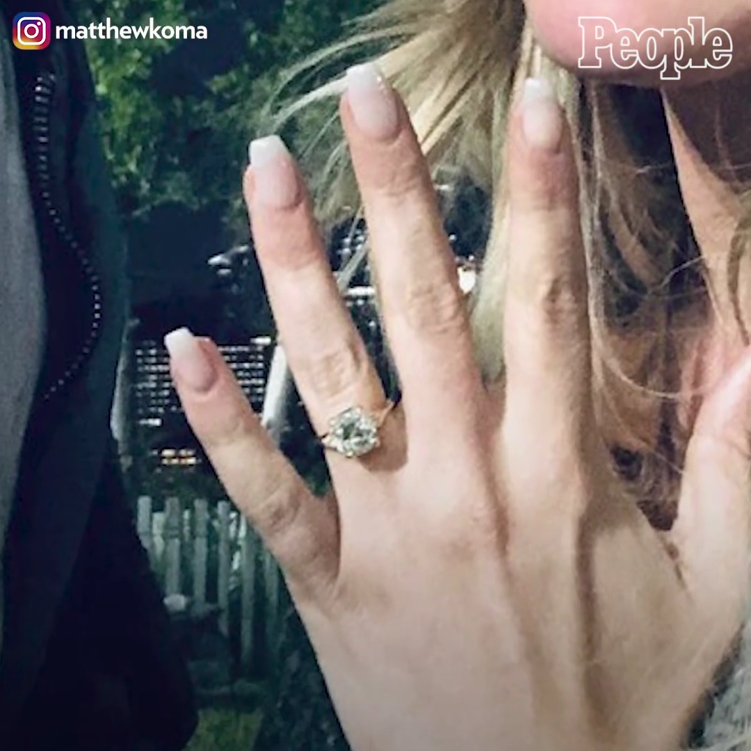 DailyDuff-dot-nl_2021PeopleMagazine-HilaryDuffAndMatthewKomaFamilyGoals0560.jpg DailyDuff-dot-nl_2021PeopleMagazine-HilaryDuffAndMatthewKomaFamilyGoals0560.jpg