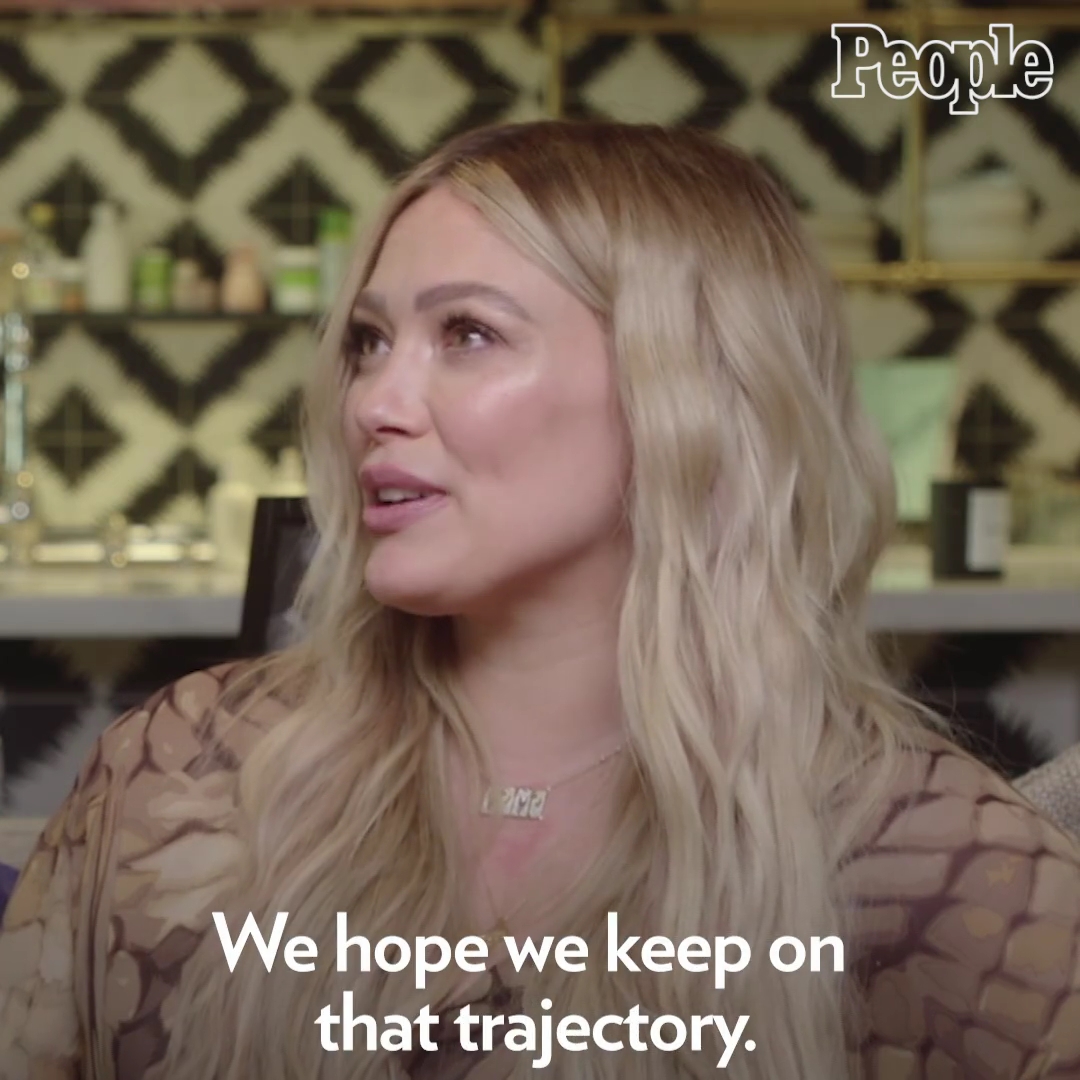 DailyDuff-dot-nl_2021PeopleMagazine-HilaryDuffAndMatthewKomaFamilyGoals0569.jpg DailyDuff-dot-nl_2021PeopleMagazine-HilaryDuffAndMatthewKomaFamilyGoals0569.jpg