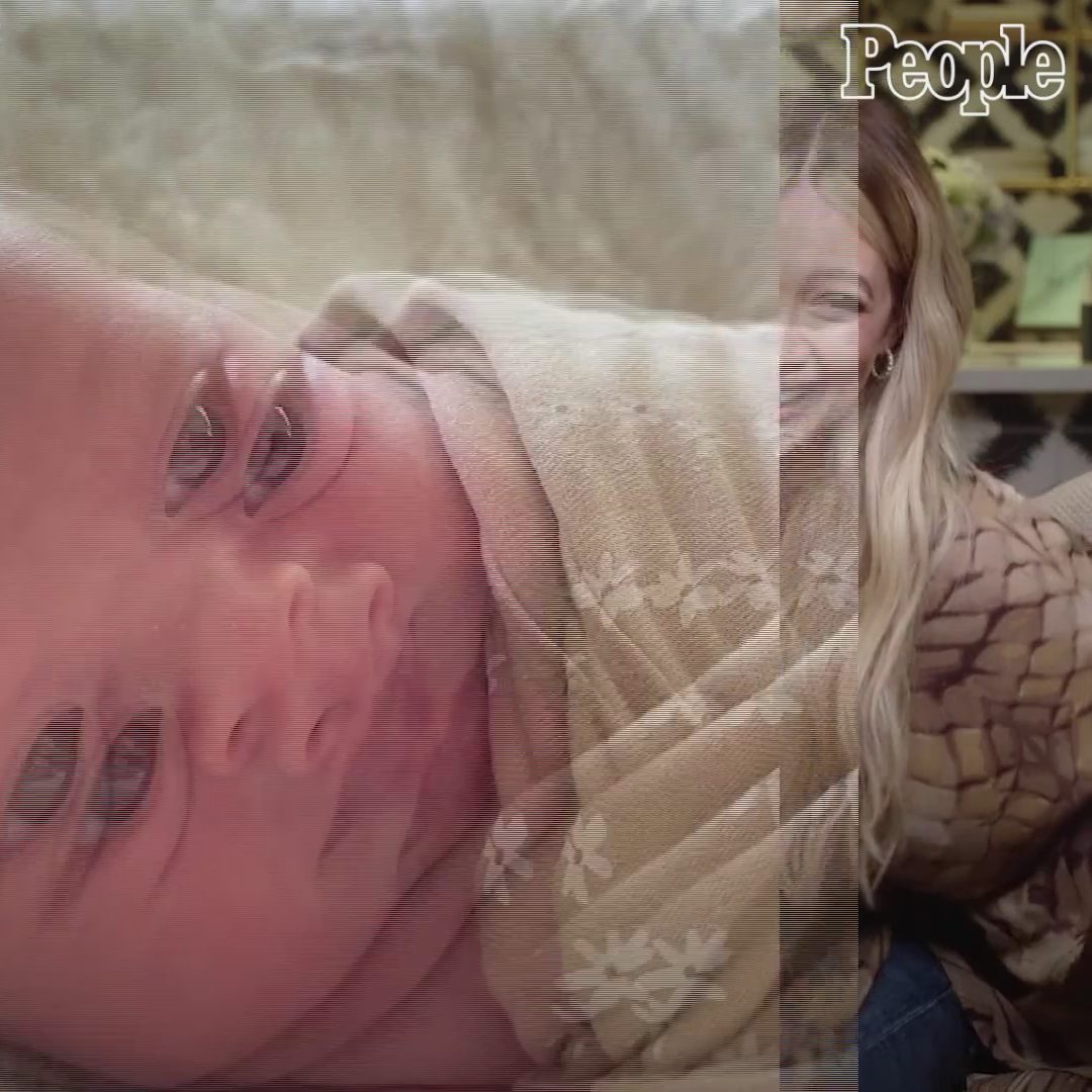 DailyDuff-dot-nl_2021PeopleMagazine-HilaryDuffAndMatthewKomaFamilyGoals0573.jpg DailyDuff-dot-nl_2021PeopleMagazine-HilaryDuffAndMatthewKomaFamilyGoals0573.jpg