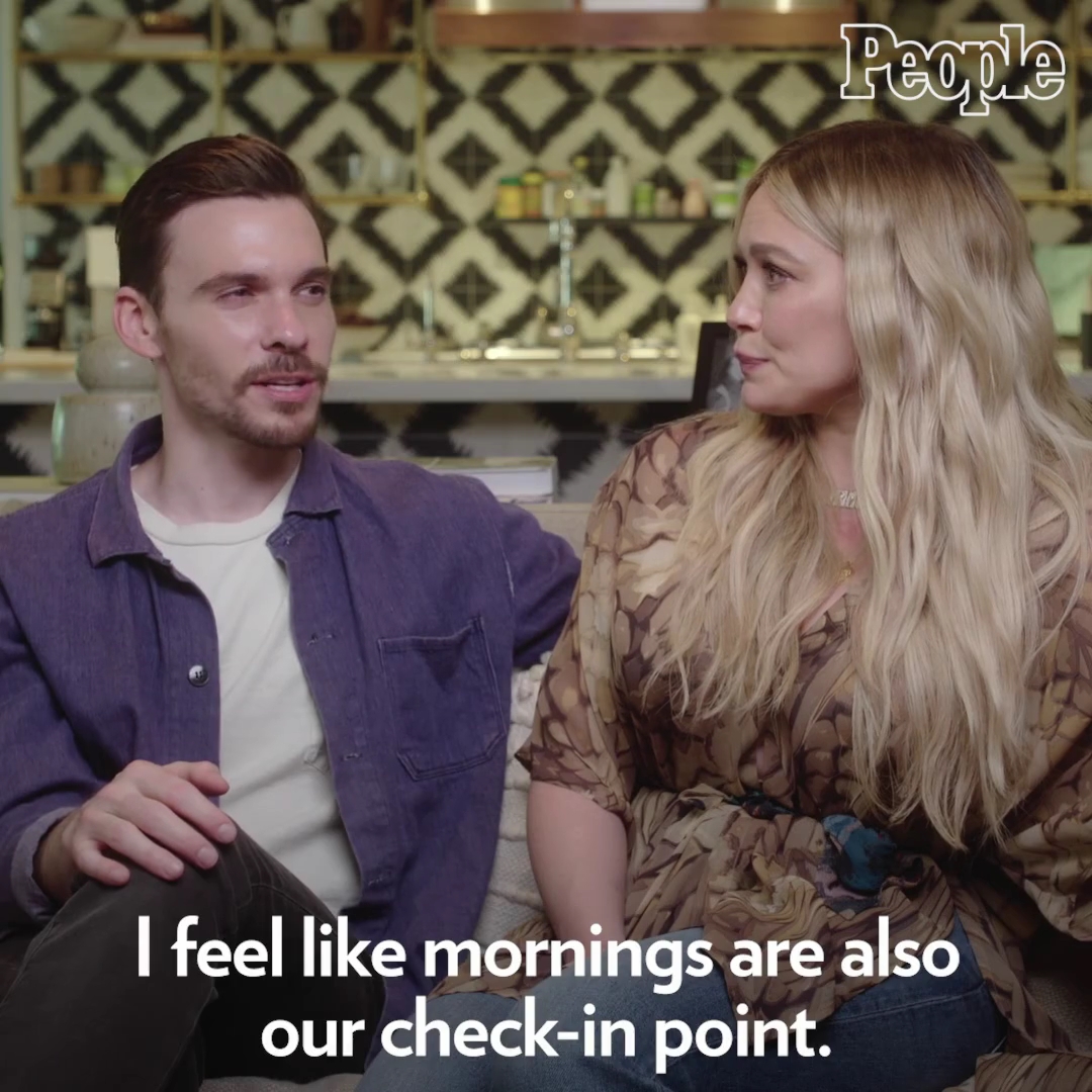 DailyDuff-dot-nl_2021PeopleMagazine-HilaryDuffAndMatthewKomaFamilyGoals0632.jpg DailyDuff-dot-nl_2021PeopleMagazine-HilaryDuffAndMatthewKomaFamilyGoals0632.jpg