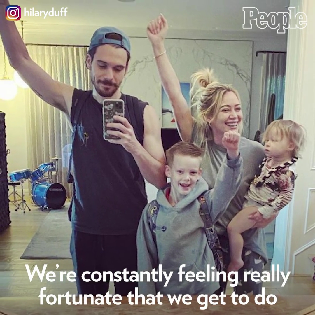 DailyDuff-dot-nl_2021PeopleMagazine-HilaryDuffAndMatthewKomaFamilyGoals0639.jpg DailyDuff-dot-nl_2021PeopleMagazine-HilaryDuffAndMatthewKomaFamilyGoals0639.jpg