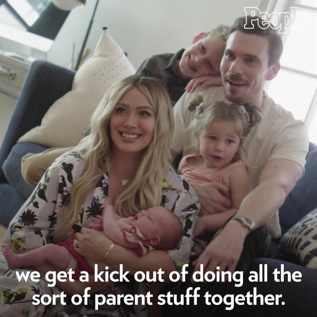 DailyDuff-dot-nl_2021PeopleMagazine-HilaryDuffAndMatthewKomaFamilyGoals0646.jpg DailyDuff-dot-nl_2021PeopleMagazine-HilaryDuffAndMatthewKomaFamilyGoals0646.jpg