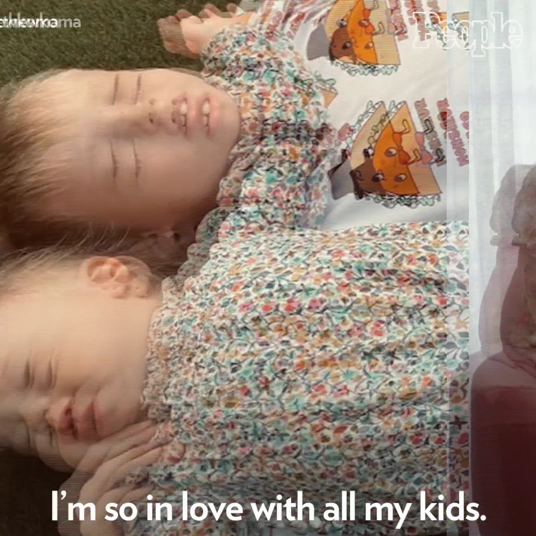 DailyDuff-dot-nl_2021PeopleMagazine-HilaryDuffAndMatthewKomaFamilyGoals0649.jpg DailyDuff-dot-nl_2021PeopleMagazine-HilaryDuffAndMatthewKomaFamilyGoals0649.jpg