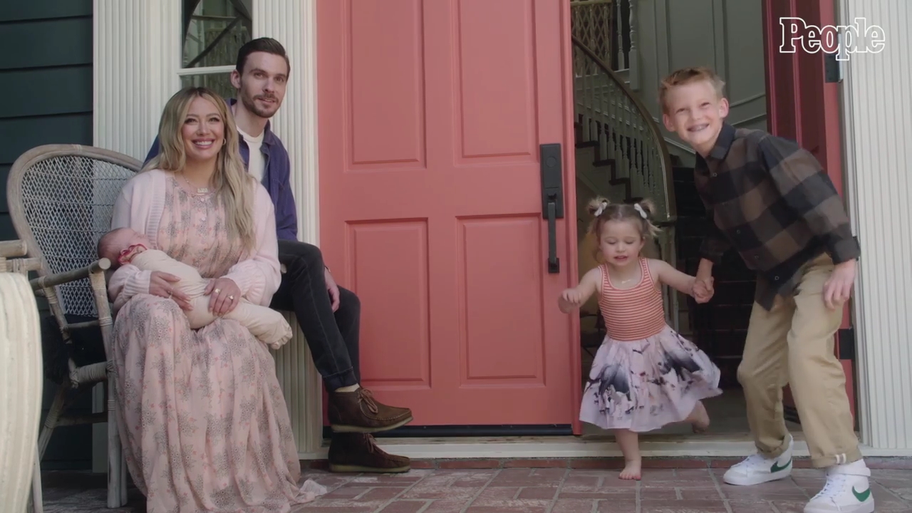 DailyDuff-dot-nl_2021PeopleMagazine-HilaryReflectsOnLifeAsMomOf3AfterWelcomingBabyMae0104.jpg