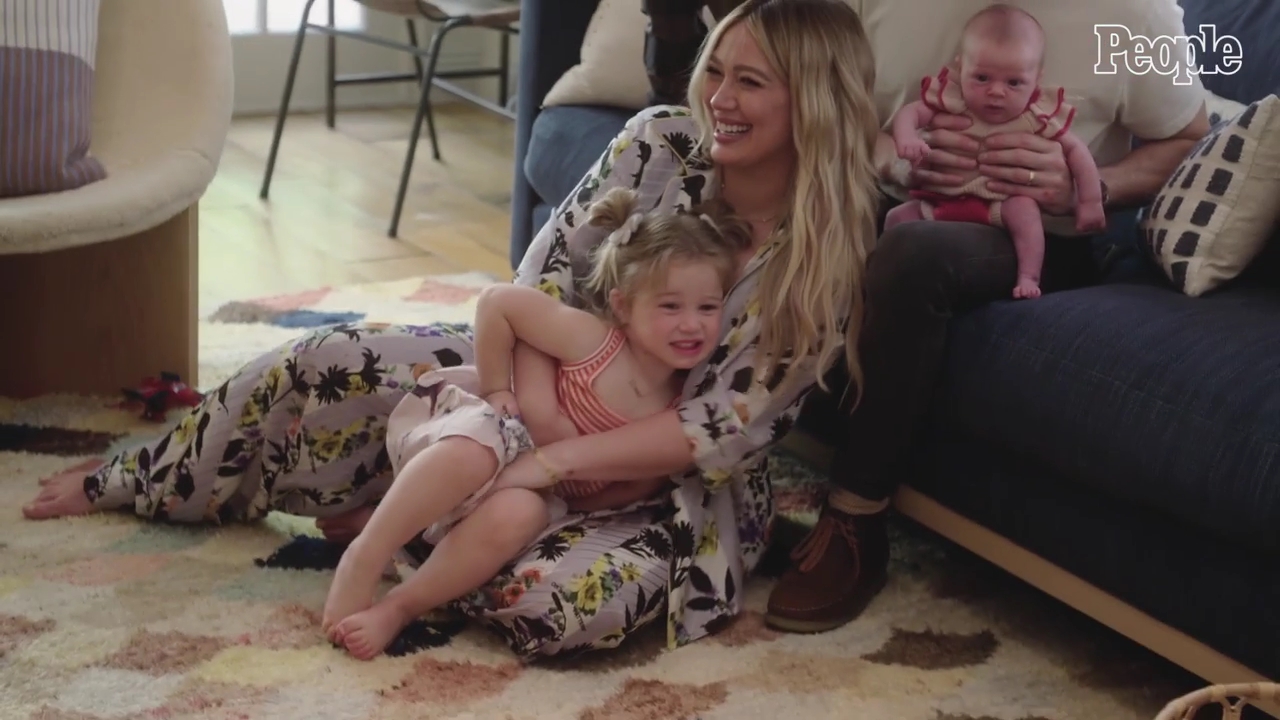 DailyDuff-dot-nl_2021PeopleMagazine-HilaryReflectsOnLifeAsMomOf3AfterWelcomingBabyMae0123.jpg DailyDuff-dot-nl_2021PeopleMagazine-HilaryReflectsOnLifeAsMomOf3AfterWelcomingBabyMae0123.jpg