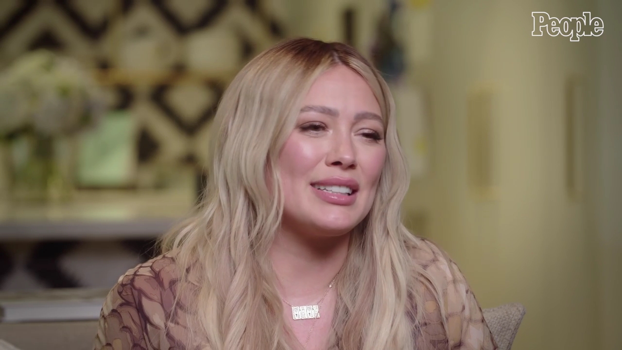 DailyDuff-dot-nl_2021PeopleMagazine-HilaryReflectsOnLifeAsMomOf3AfterWelcomingBabyMae0134.jpg DailyDuff-dot-nl_2021PeopleMagazine-HilaryReflectsOnLifeAsMomOf3AfterWelcomingBabyMae0134.jpg