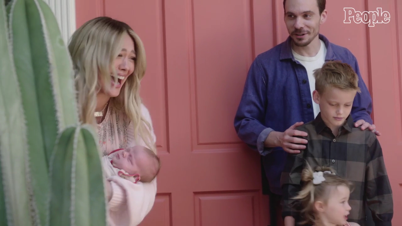 DailyDuff-dot-nl_2021PeopleMagazine-HilaryReflectsOnLifeAsMomOf3AfterWelcomingBabyMae0145.jpg DailyDuff-dot-nl_2021PeopleMagazine-HilaryReflectsOnLifeAsMomOf3AfterWelcomingBabyMae0145.jpg