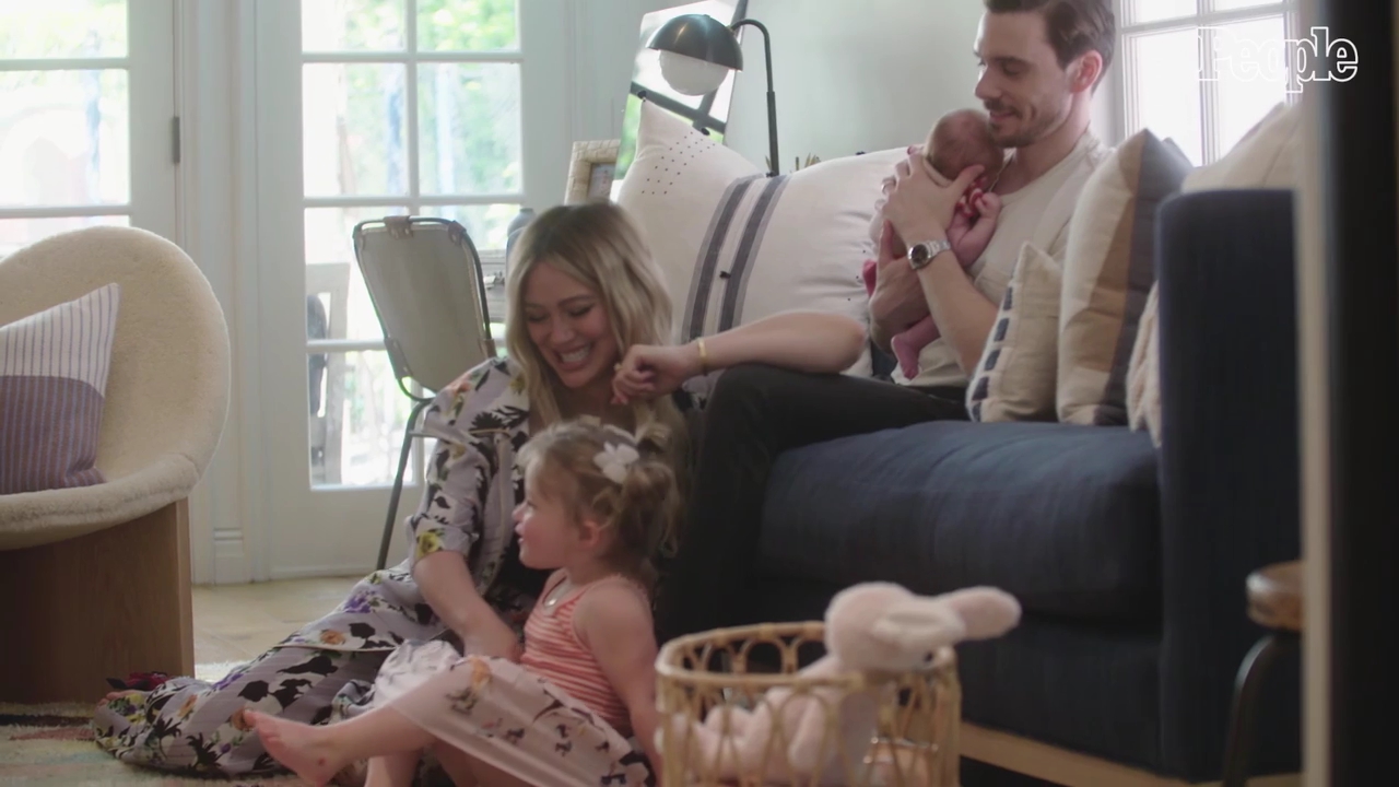 DailyDuff-dot-nl_2021PeopleMagazine-HilaryReflectsOnLifeAsMomOf3AfterWelcomingBabyMae0153.jpg DailyDuff-dot-nl_2021PeopleMagazine-HilaryReflectsOnLifeAsMomOf3AfterWelcomingBabyMae0153.jpg