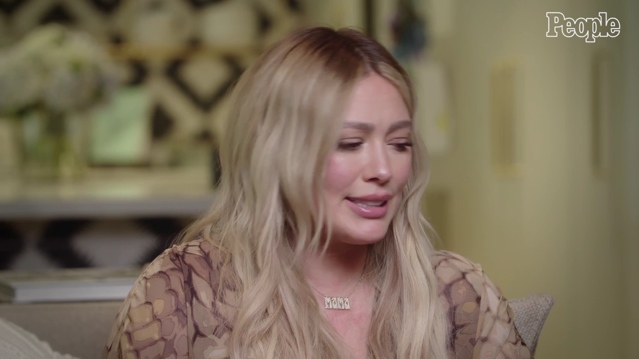 DailyDuff-dot-nl_2021PeopleMagazine-HilaryDuffontheMidnightFeedingMomentThatLeadHertoWriteChildrensBookMyLittleBraveGirl0229.jpg DailyDuff-dot-nl_2021PeopleMagazine-HilaryDuffontheMidnightFeedingMomentThatLeadHertoWriteChildrensBookMyLittleBraveGirl0229.jpg