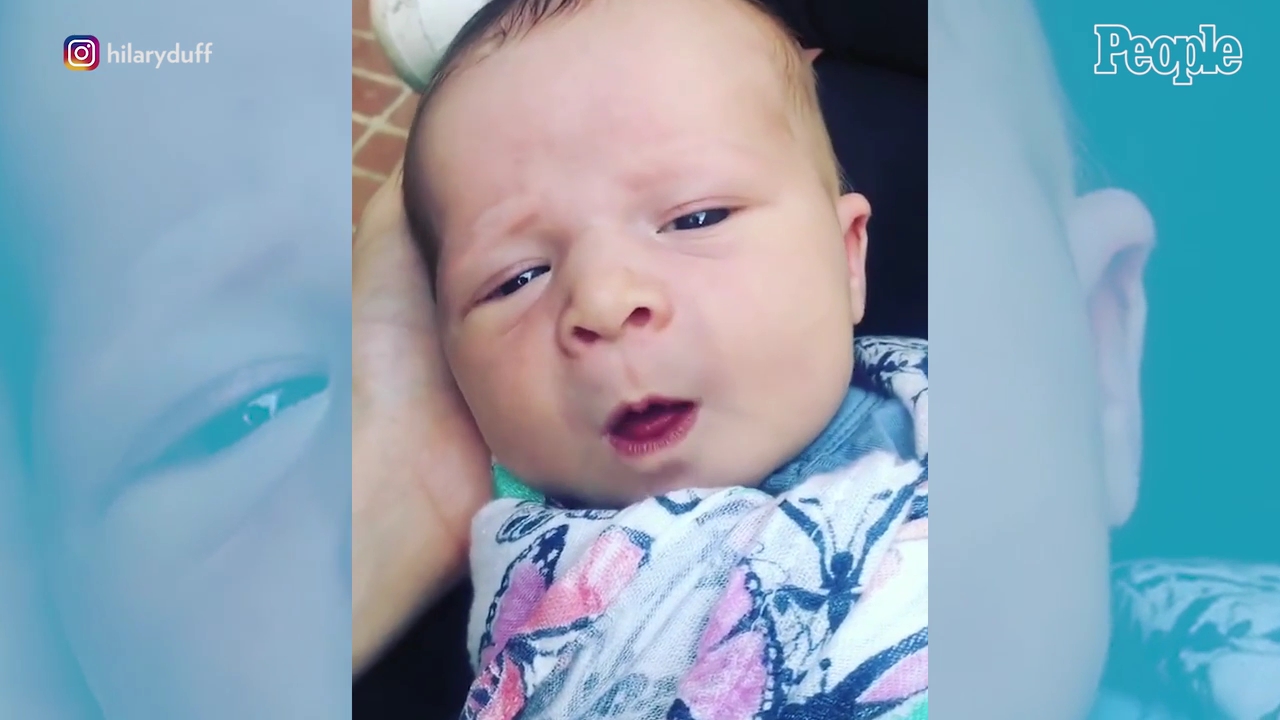 DailyDuff-dot-nl_2021PeopleMagazine-HilaryDuffontheMidnightFeedingMomentThatLeadHertoWriteChildrensBookMyLittleBraveGirl0237.jpg DailyDuff-dot-nl_2021PeopleMagazine-HilaryDuffontheMidnightFeedingMomentThatLeadHertoWriteChildrensBookMyLittleBraveGirl0237.jpg