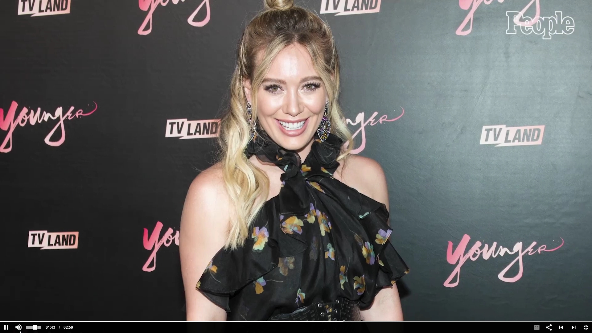 DailyDuff-dot-nl_2021PeopleMagazine-HilaryDuffReflectsOnYounger0400.jpg DailyDuff-dot-nl_2021PeopleMagazine-HilaryDuffReflectsOnYounger0400.jpg