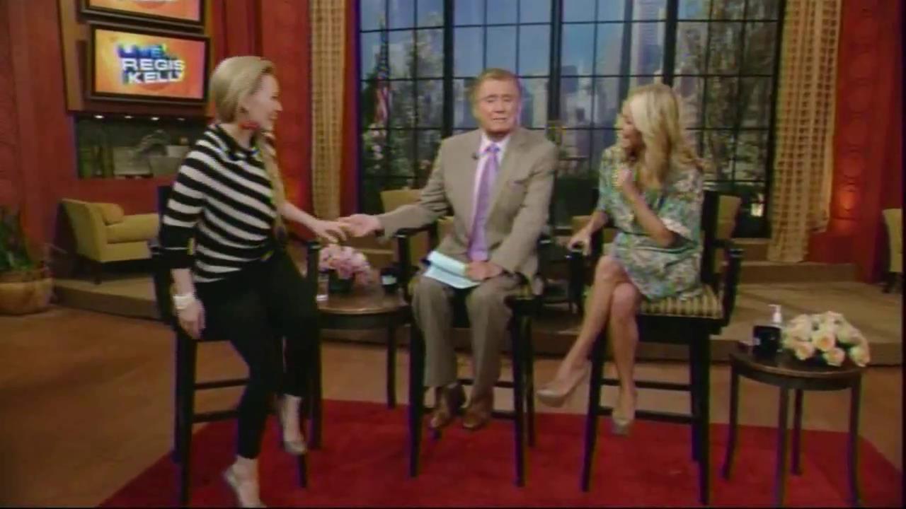 DailyDuff_dot_org__2010LiveWithRegisAndKelly00028.jpg