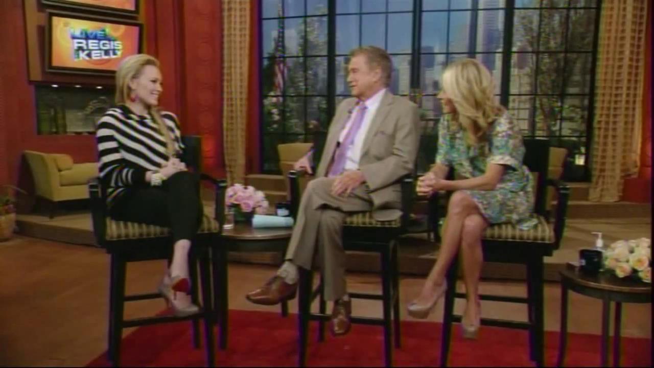 DailyDuff_dot_org__2010LiveWithRegisAndKelly00159.jpg DailyDuff_dot_org__2010LiveWithRegisAndKelly00159.jpg