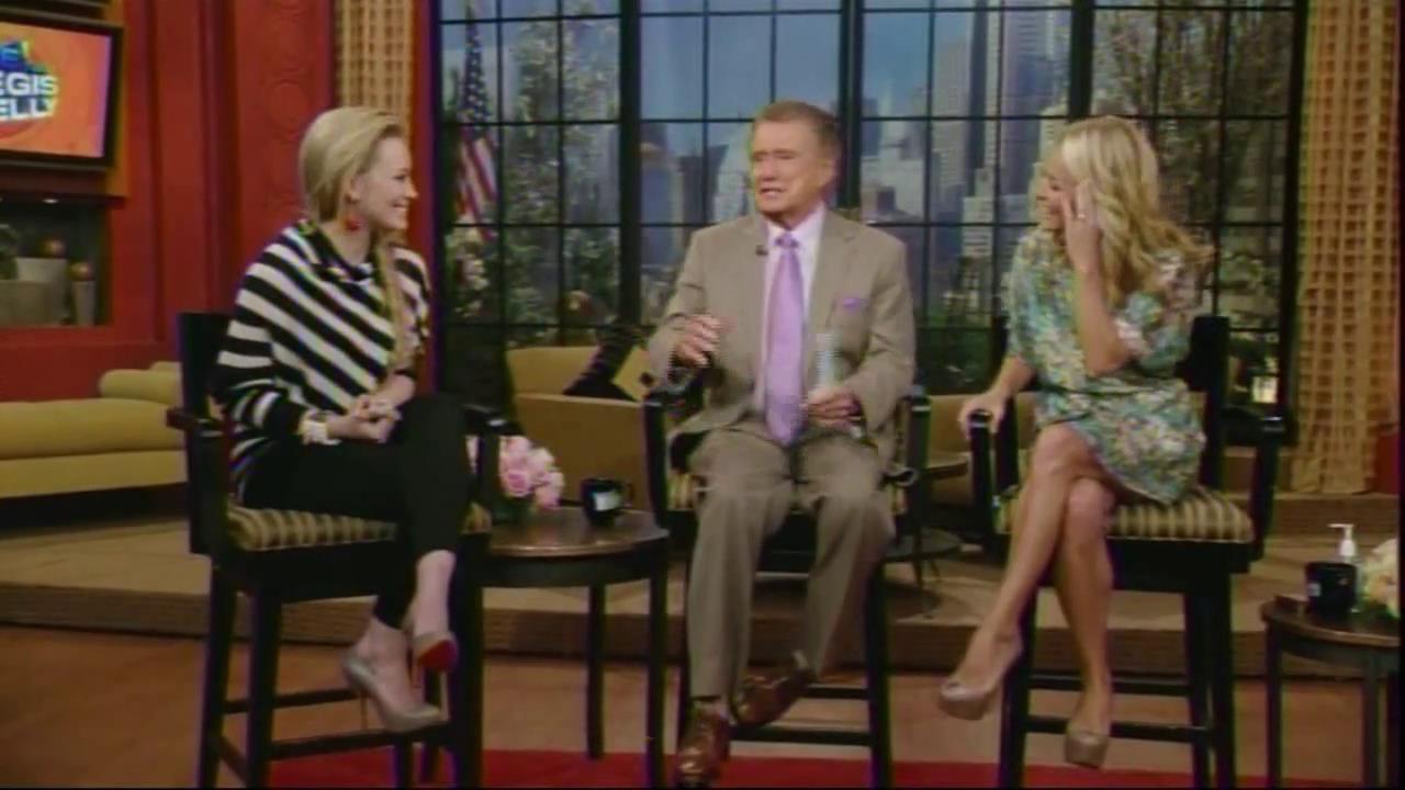 DailyDuff_dot_org__2010LiveWithRegisAndKelly00207.jpg DailyDuff_dot_org__2010LiveWithRegisAndKelly00207.jpg