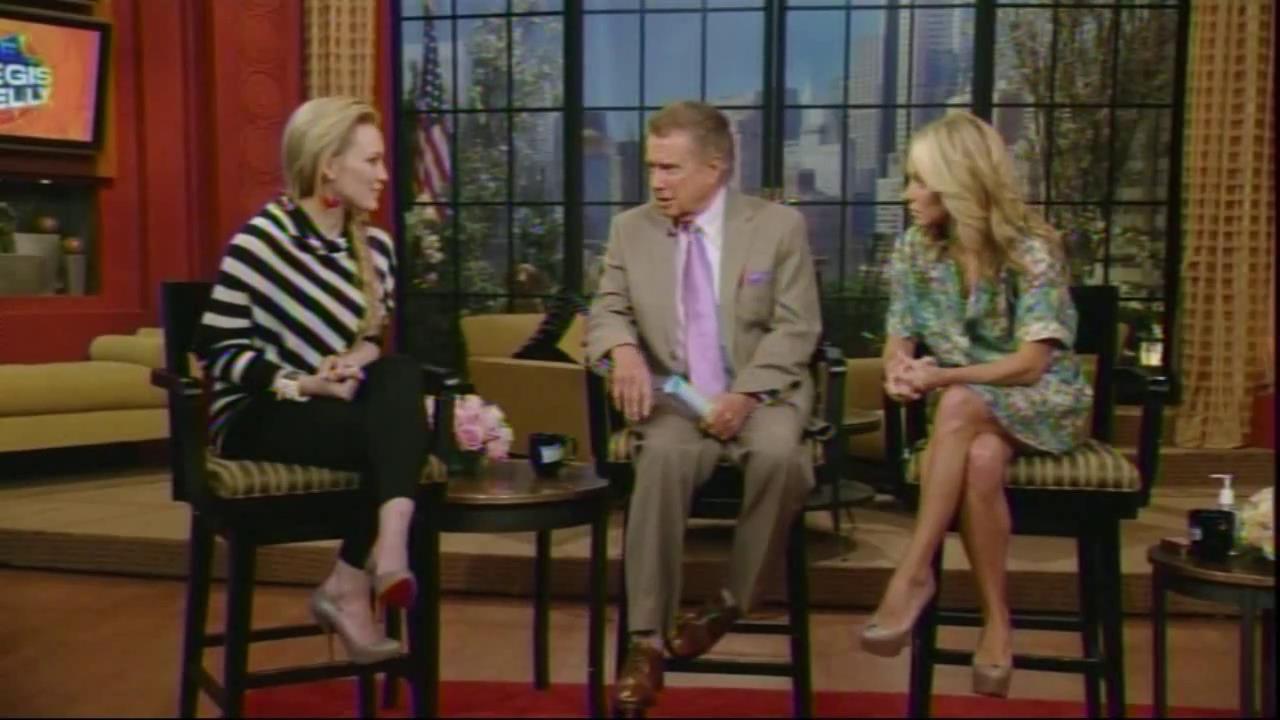 DailyDuff_dot_org__2010LiveWithRegisAndKelly00210.jpg DailyDuff_dot_org__2010LiveWithRegisAndKelly00210.jpg