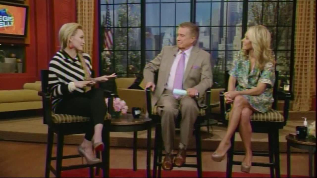 DailyDuff_dot_org__2010LiveWithRegisAndKelly00219.jpg DailyDuff_dot_org__2010LiveWithRegisAndKelly00219.jpg