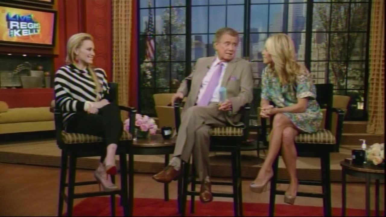 DailyDuff_dot_org__2010LiveWithRegisAndKelly00245.jpg DailyDuff_dot_org__2010LiveWithRegisAndKelly00245.jpg