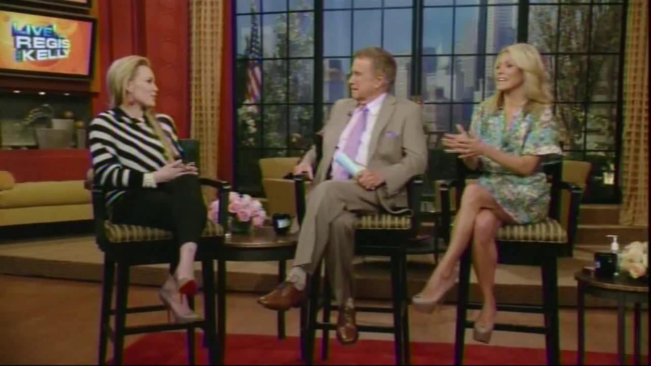 DailyDuff_dot_org__2010LiveWithRegisAndKelly00282.jpg DailyDuff_dot_org__2010LiveWithRegisAndKelly00282.jpg