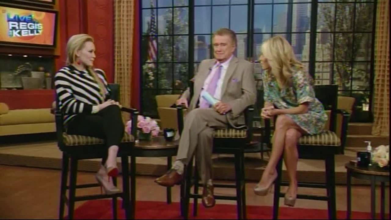 DailyDuff_dot_org__2010LiveWithRegisAndKelly00283.jpg DailyDuff_dot_org__2010LiveWithRegisAndKelly00283.jpg