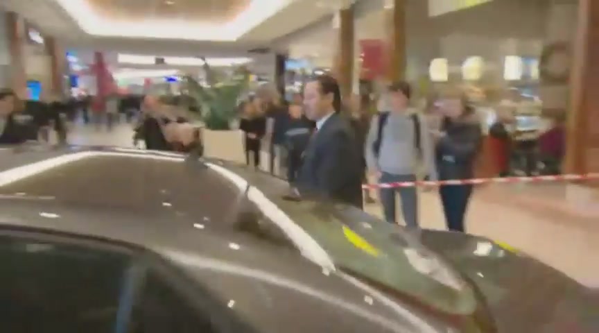 DailyDuff-dot-nl-Februari2011-DeMaandagShow0100.jpg DailyDuff-dot-nl-Februari2011-DeMaandagShow0100.jpg