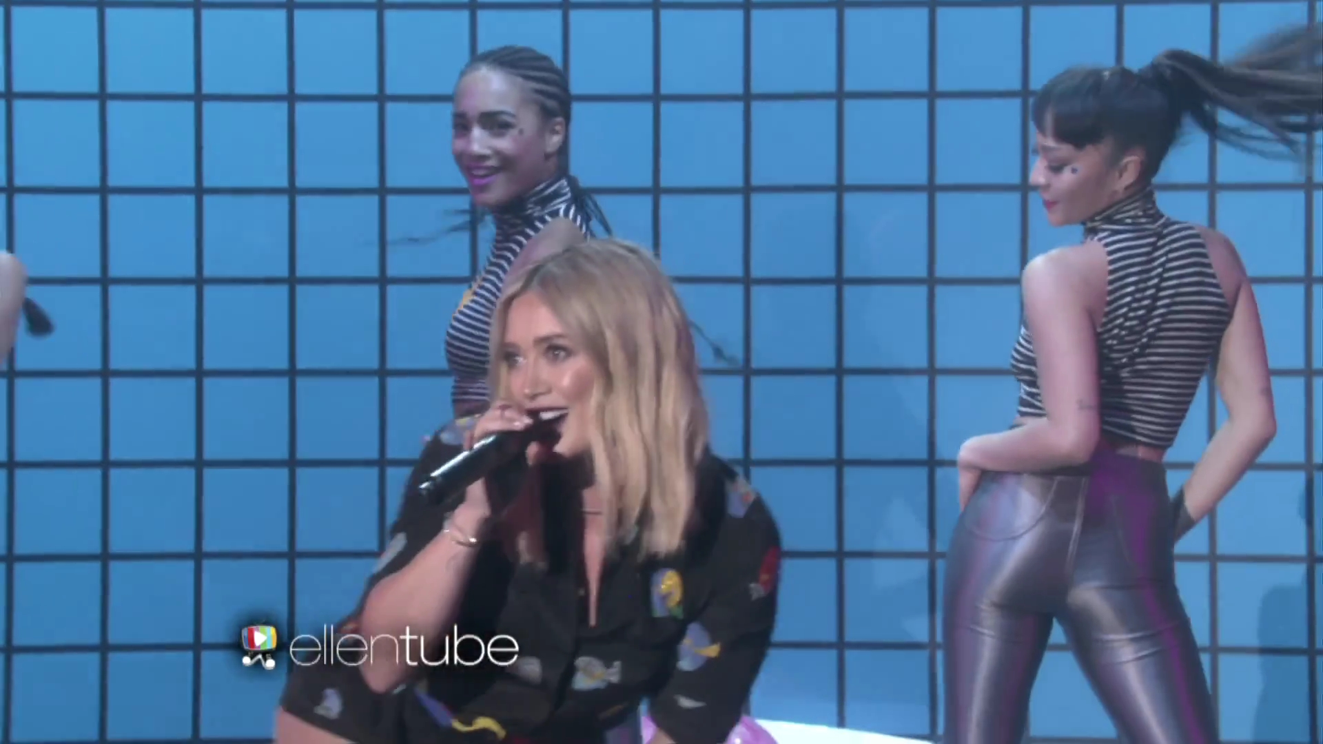 DailyDuff-dot-nl_2015Ellen-PreformingSparks0048.jpg DailyDuff-dot-nl_2015Ellen-PreformingSparks0048.jpg