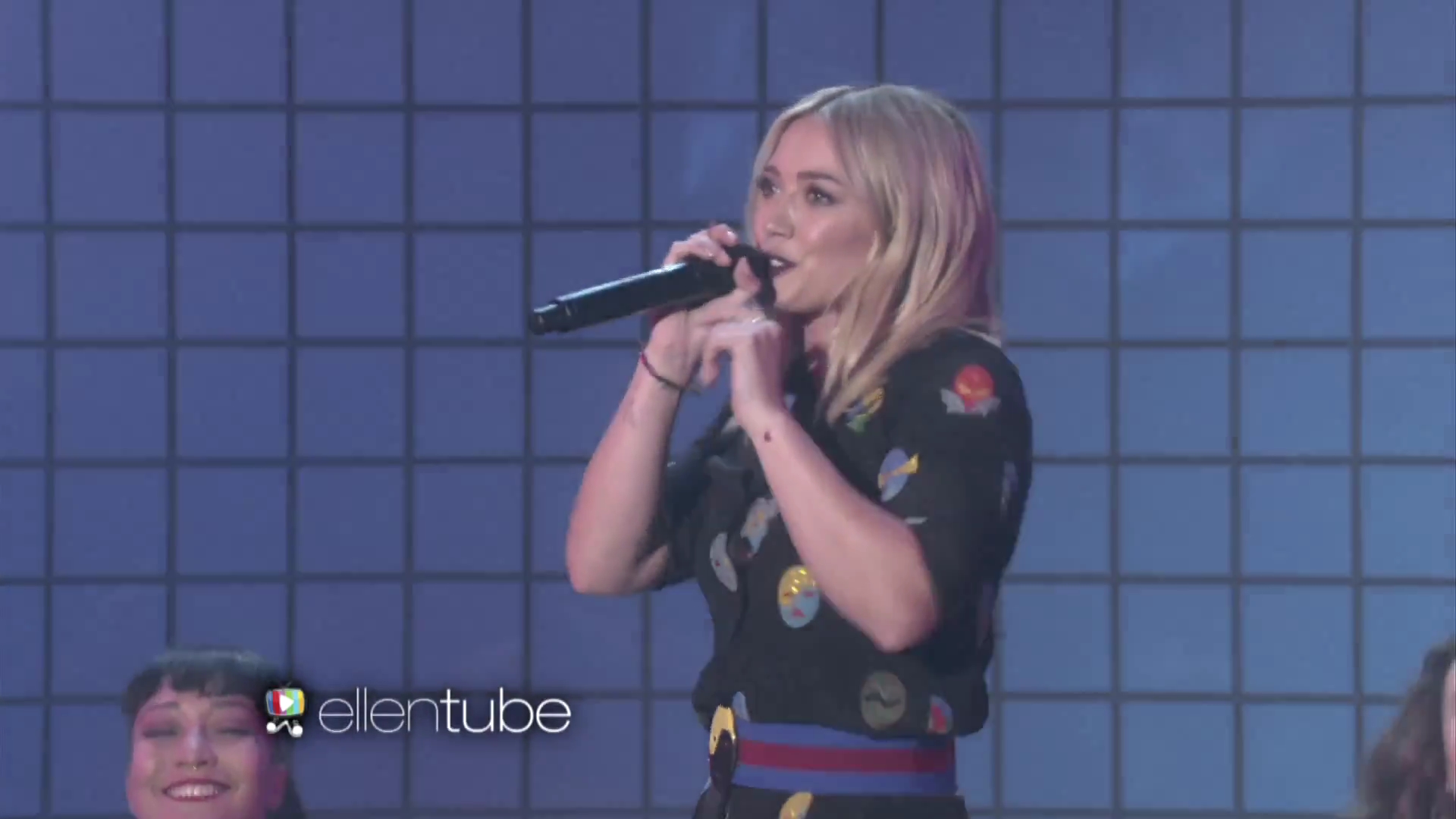 DailyDuff-dot-nl_2015Ellen-PreformingSparks0103.jpg DailyDuff-dot-nl_2015Ellen-PreformingSparks0103.jpg