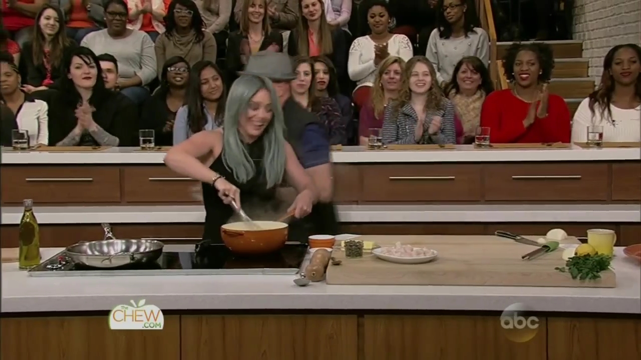 DailyDuff-dot-nl_2015TheChew0207.jpg