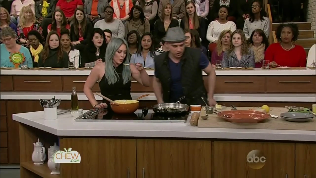 DailyDuff-dot-nl_2015TheChew0408.jpg