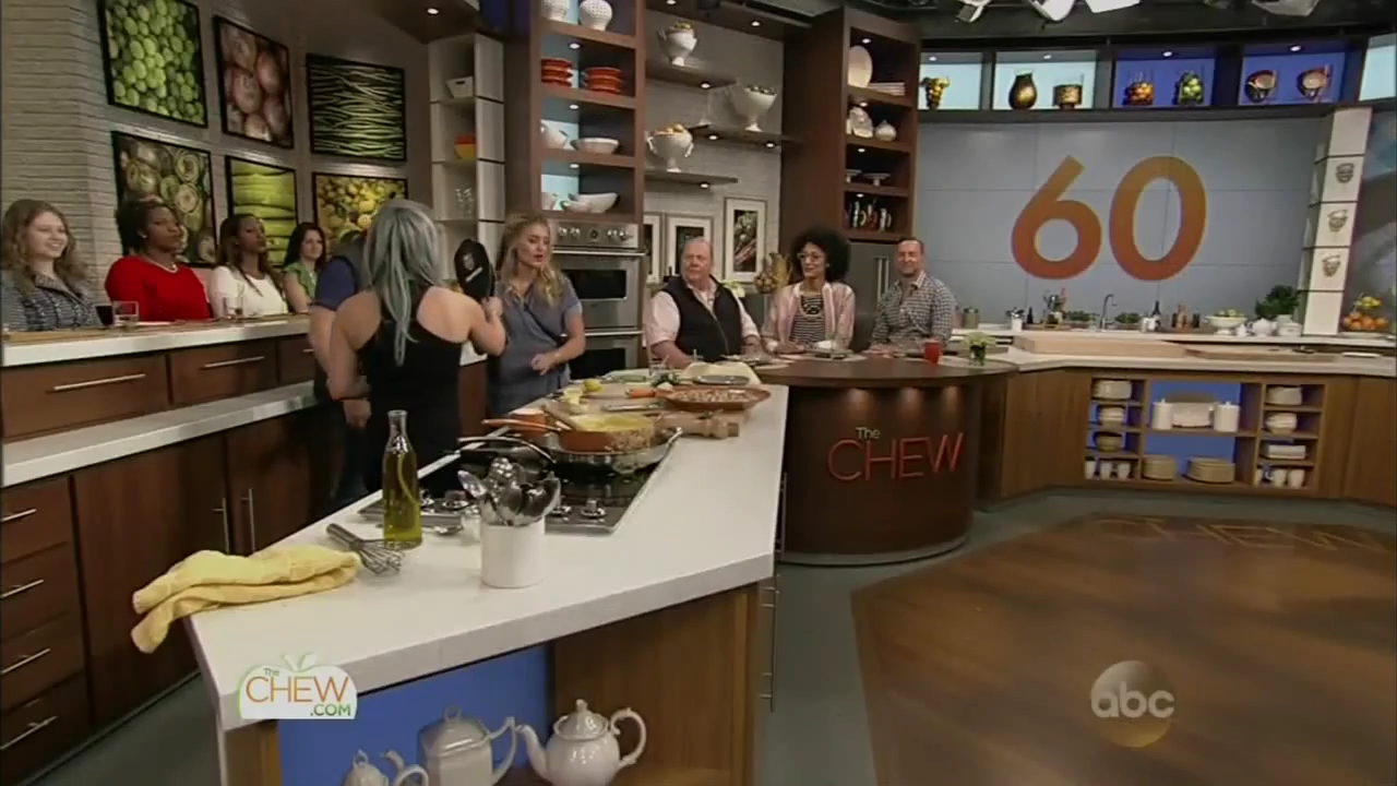DailyDuff-dot-nl_2015TheChew0503.jpg