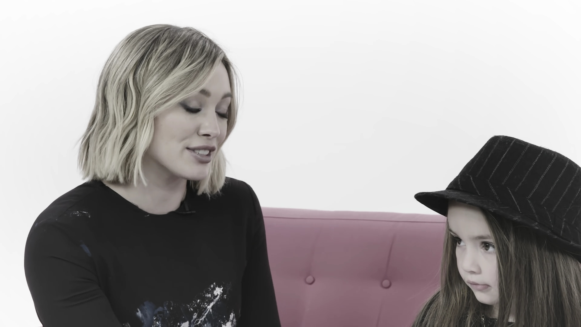 DailyDuff_dot_nl-2016Cosmopolitan-com_LittleGirlsGiveHilaryDuffAdvice0219.jpg