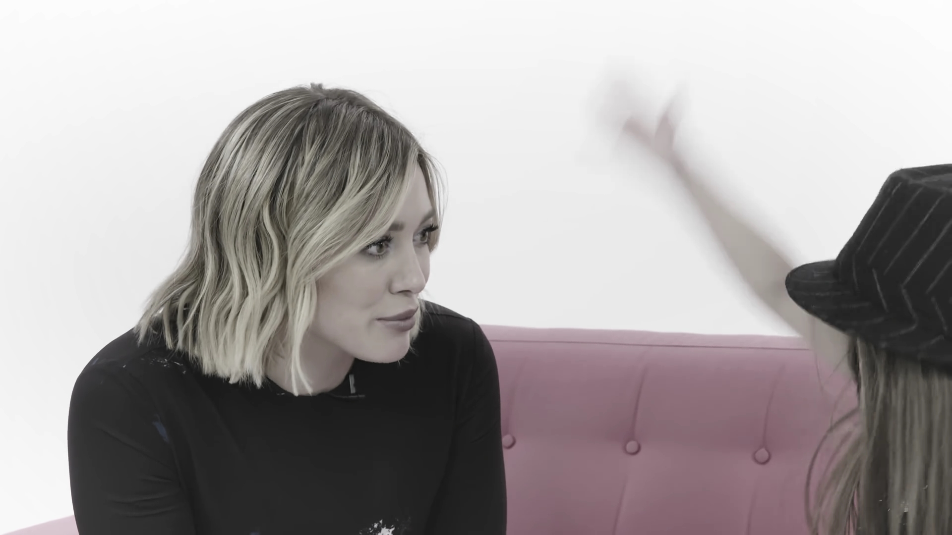DailyDuff_dot_nl-2016Cosmopolitan-com_LittleGirlsGiveHilaryDuffAdvice0228.jpg