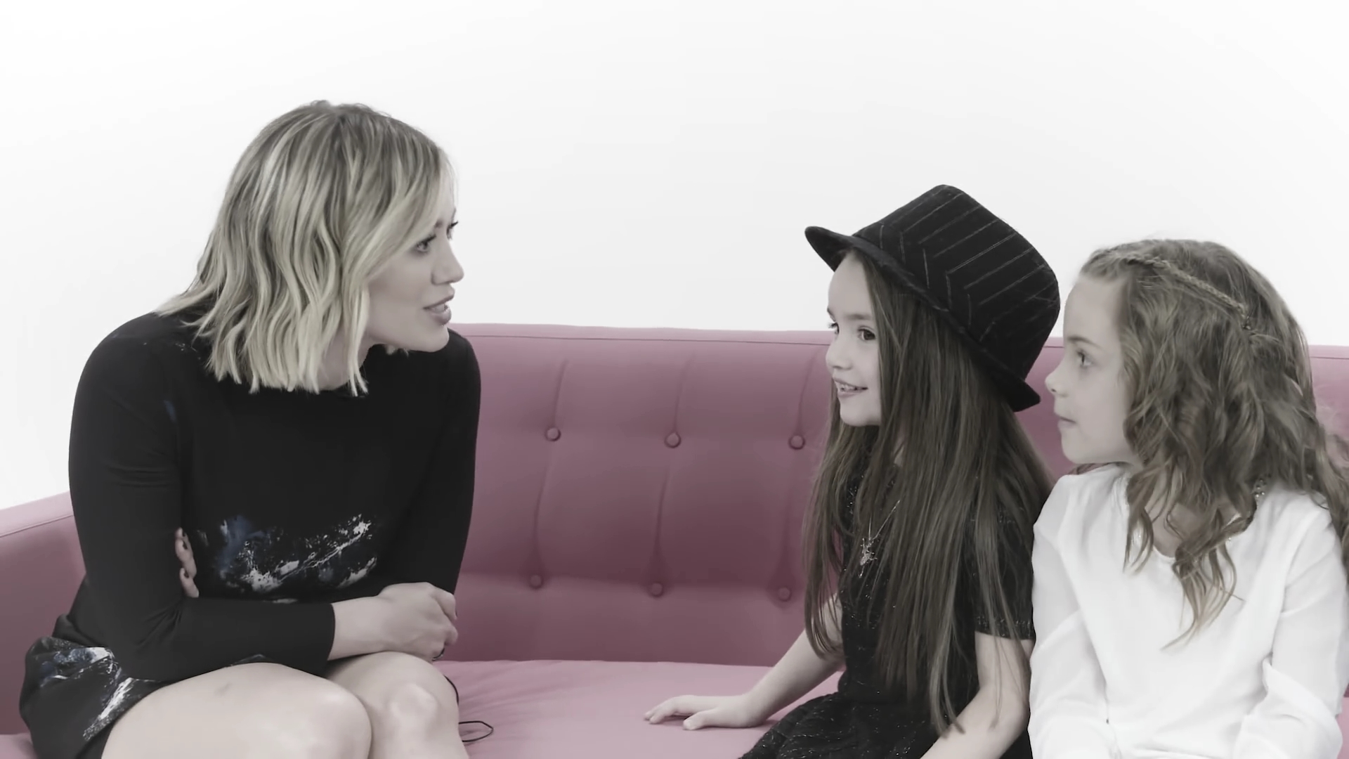 DailyDuff_dot_nl-2016Cosmopolitan-com_LittleGirlsGiveHilaryDuffAdvice0244.jpg