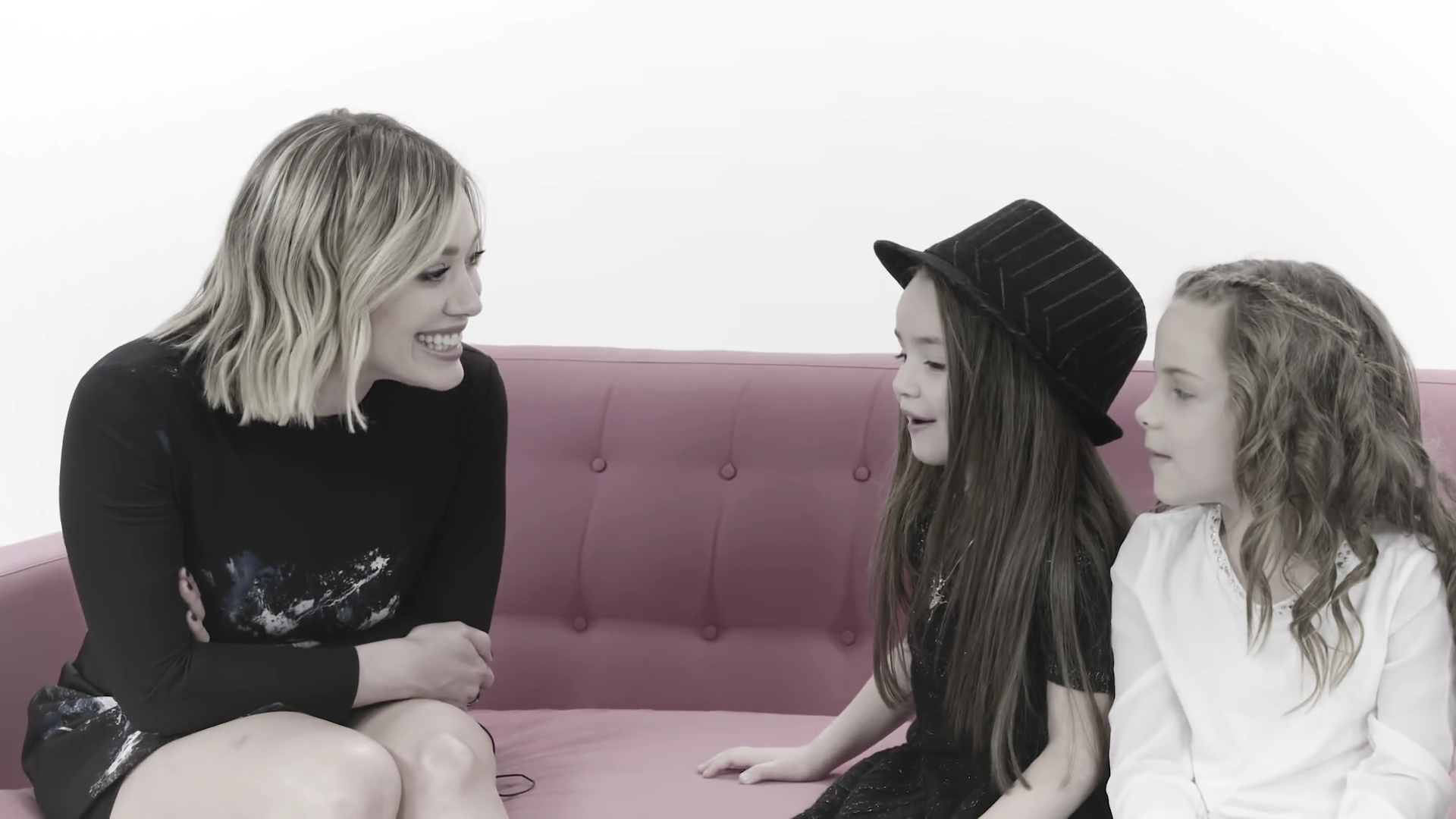 DailyDuff_dot_nl-2016Cosmopolitan-com_LittleGirlsGiveHilaryDuffAdvice0245.jpg