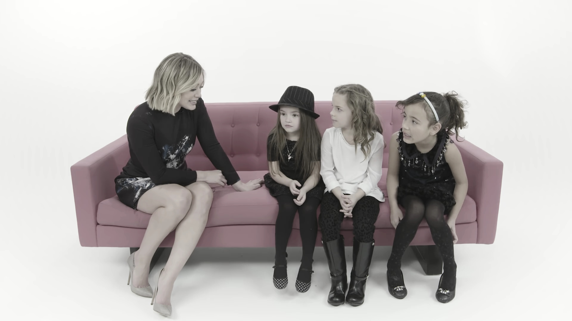 DailyDuff_dot_nl-2016Cosmopolitan-com_LittleGirlsGiveHilaryDuffAdvice0246.jpg