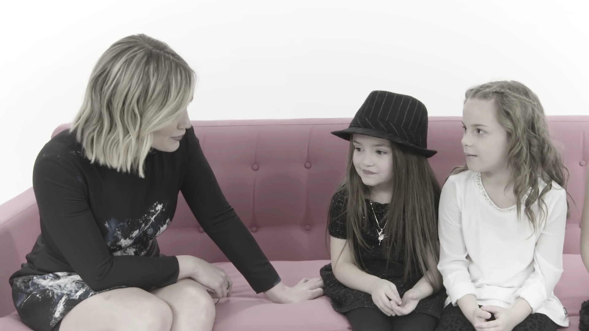 DailyDuff_dot_nl-2016Cosmopolitan-com_LittleGirlsGiveHilaryDuffAdvice0271.jpg DailyDuff_dot_nl-2016Cosmopolitan-com_LittleGirlsGiveHilaryDuffAdvice0271.jpg