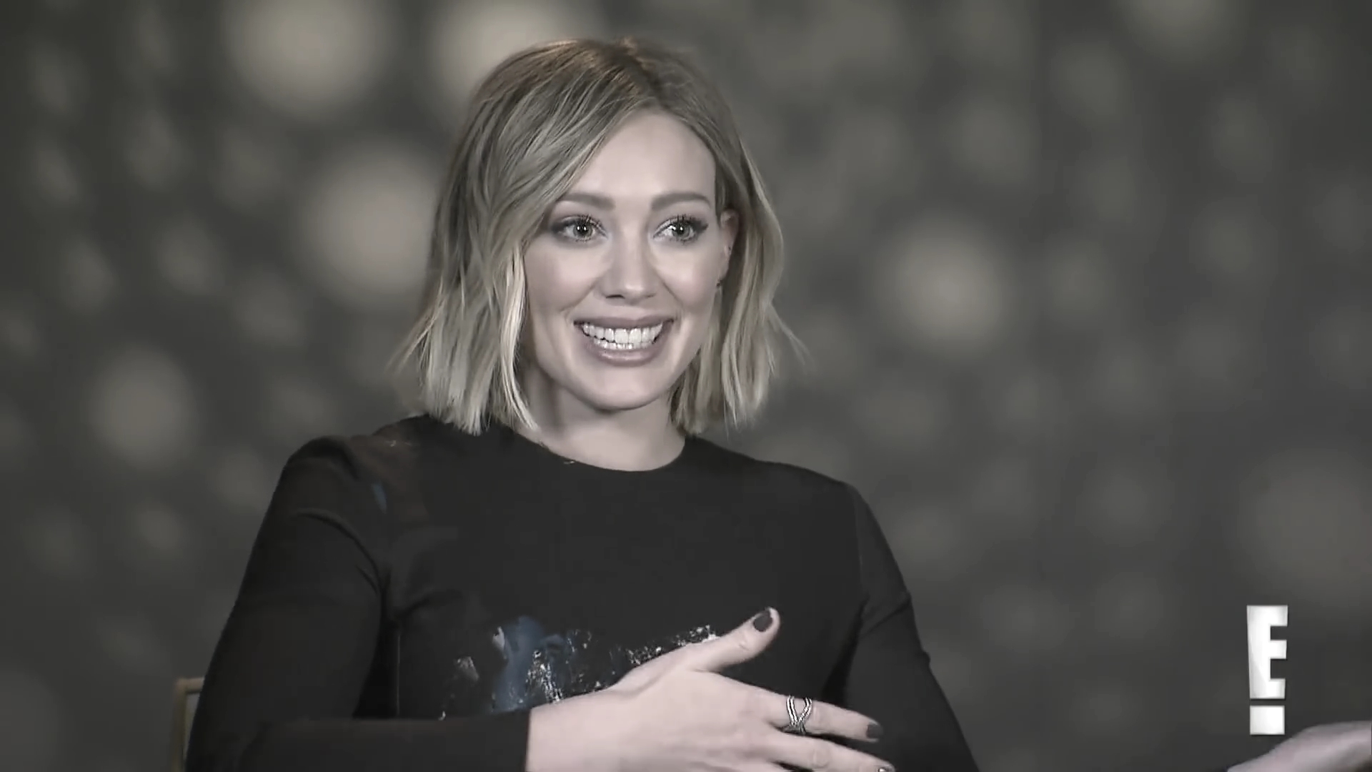 DailyDuff_dot_nl-2016Enews_HilaryDuffCantDecideBetweenMusicorMotherhood0023.jpg