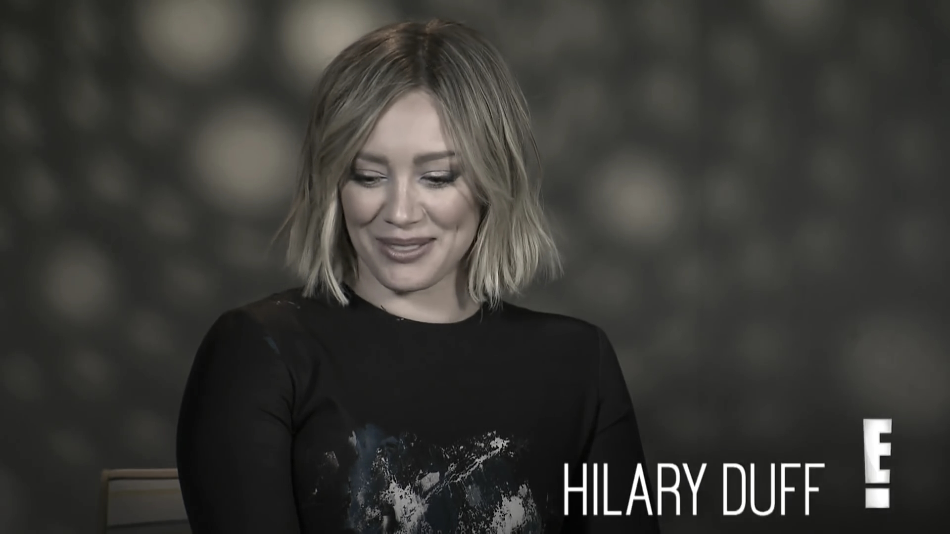 DailyDuff_dot_nl-2016Enews_HilaryDuffPlaysHilariousTwoTruthsandaLieGame0096.jpg