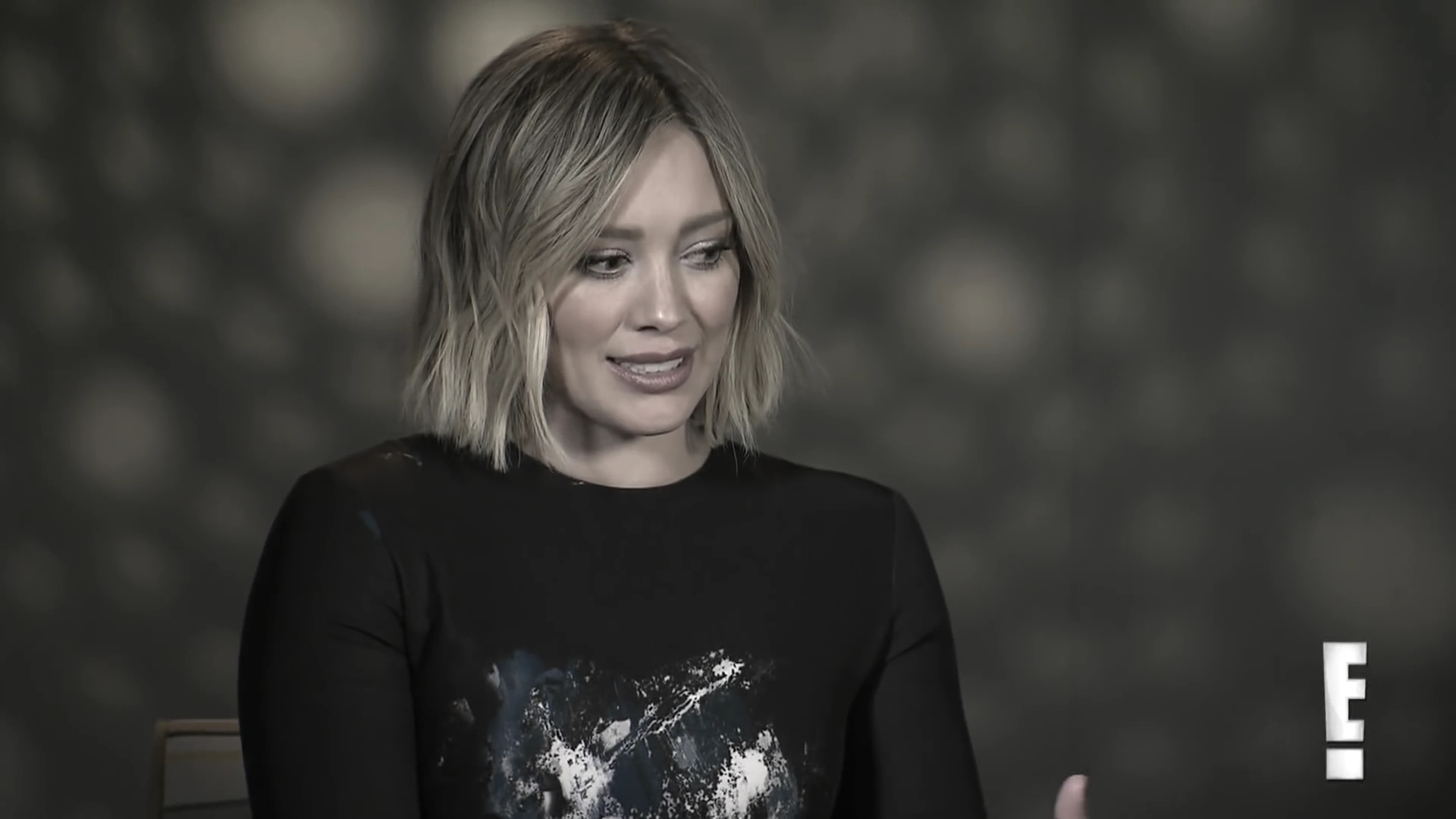 DailyDuff_dot_nl-2016Enews_HilaryDuffPlaysHilariousTwoTruthsandaLieGame0106.jpg