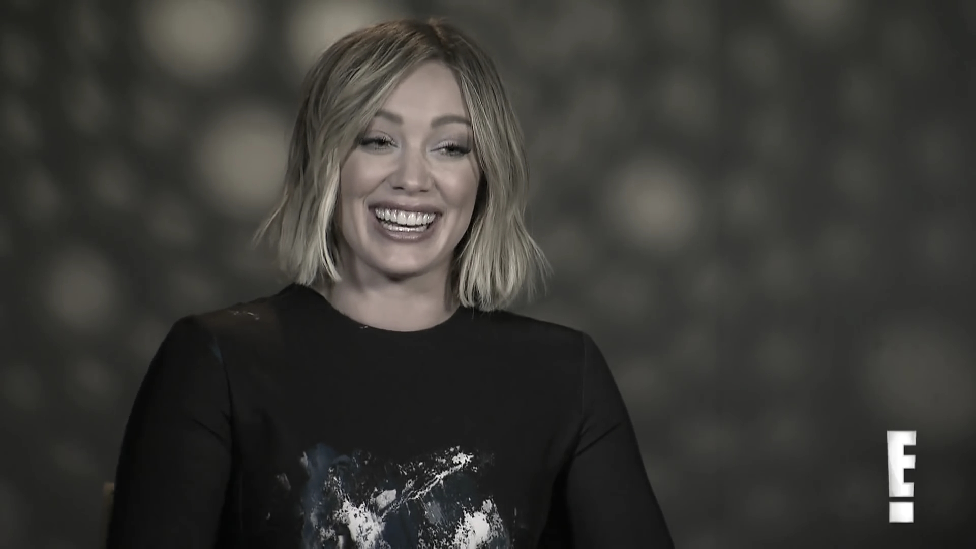 DailyDuff_dot_nl-2016Enews_HilaryDuffPlaysHilariousTwoTruthsandaLieGame0118.jpg