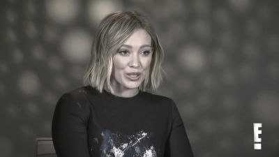 DailyDuff_dot_nl-2016Enews_HilaryDuffCantDecideBetweenMusicorMotherhood0034.jpg