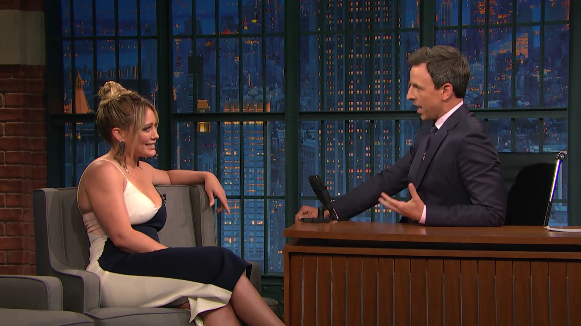 DailyDuff-dot-NL_2017LateNightWithSethMeyers0008.jpg